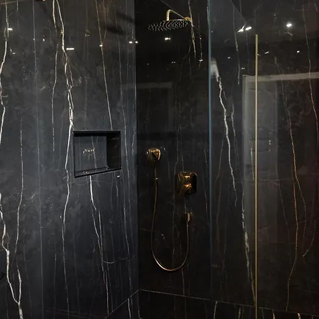 Amare Apartment *